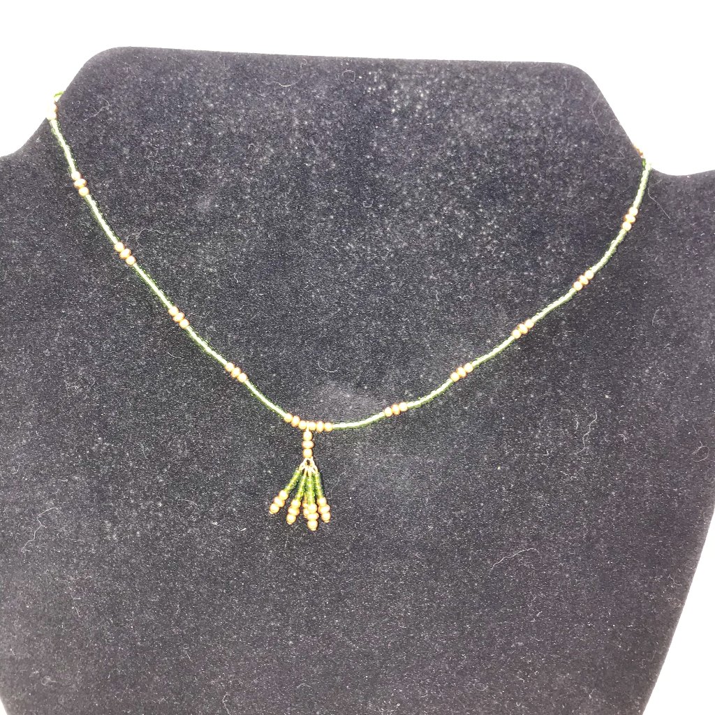 15 Green And Gold Seed Bead Necklace 12$